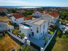 Samostatně stojící vila u Zadaru, Vrsi