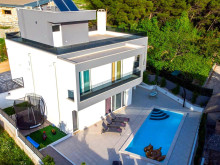 Modern&iacute; vila v Ba&scaron;ce Vodě