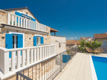 Luxusn&iacute; vila v Tribunji