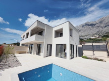 Moderní vila na Makarské
